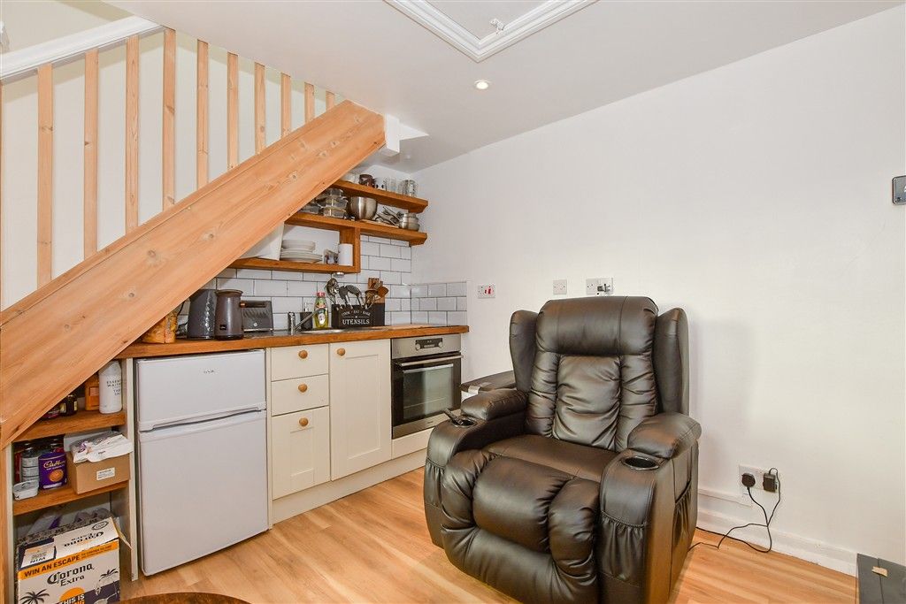 Property photo 2 of 10 Kitchen/ Lounge