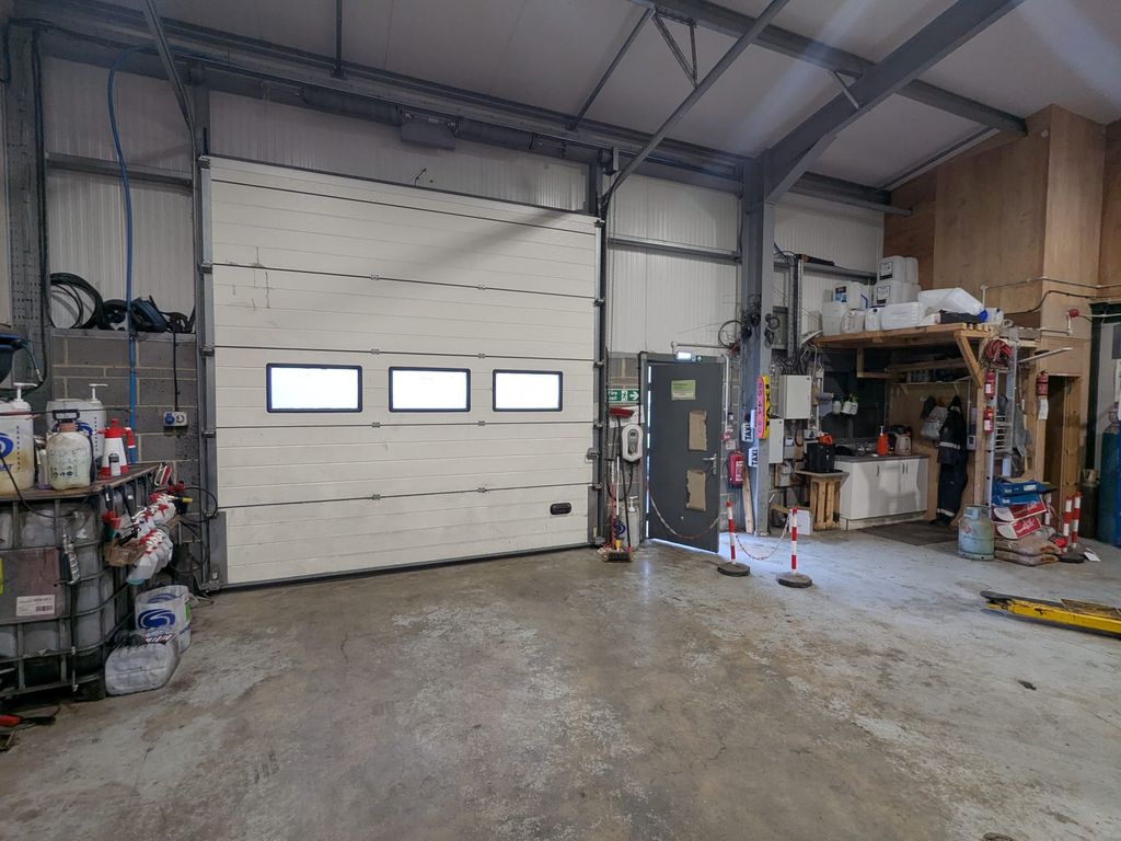 Property photo 3 of 11