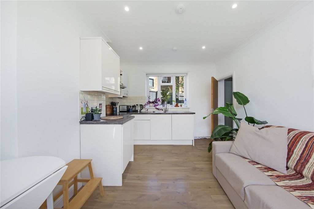 Property photo 2 of 14 Picture No. 34
