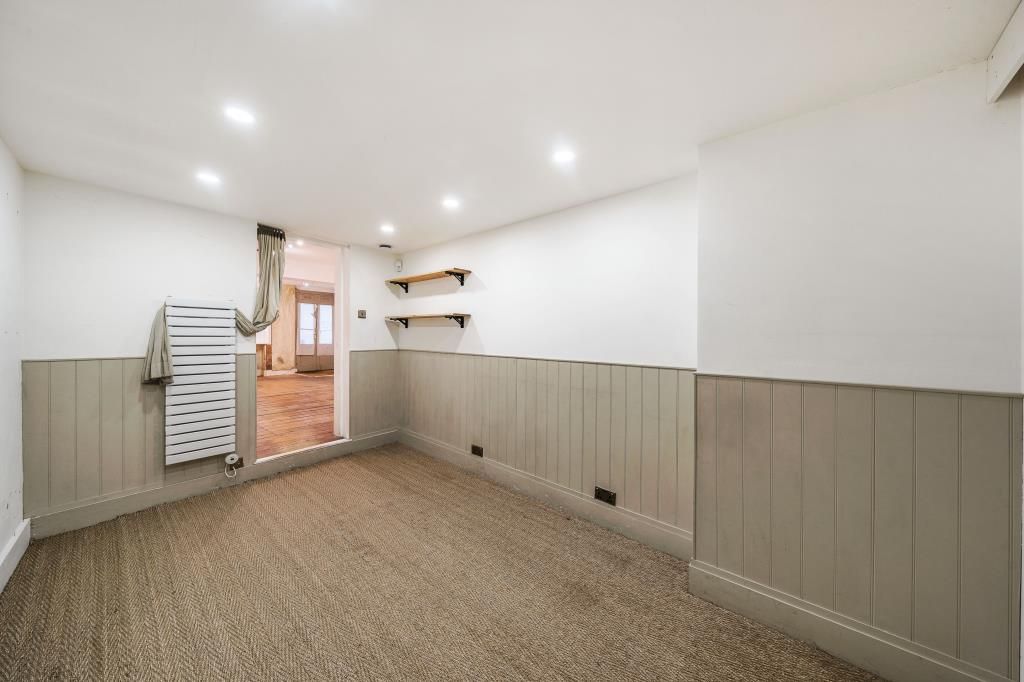 Property photo 3 of 18 Living Room