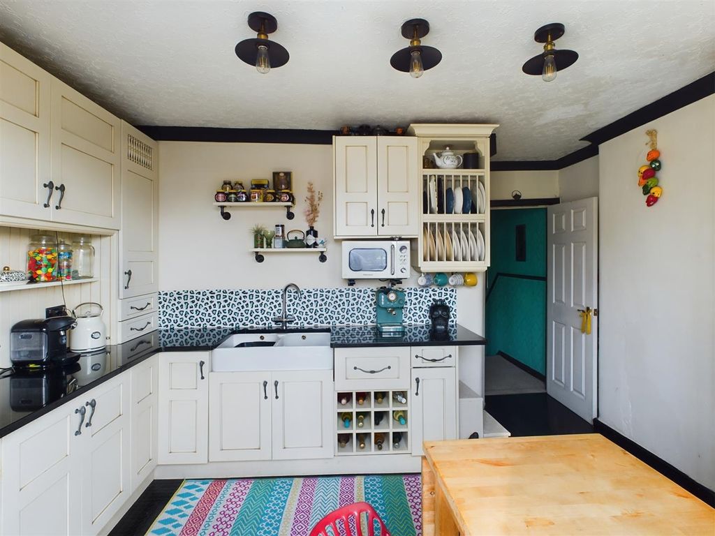 Property photo 3 of 21 Cam02295G0-Pr0159-Still013.Jpg