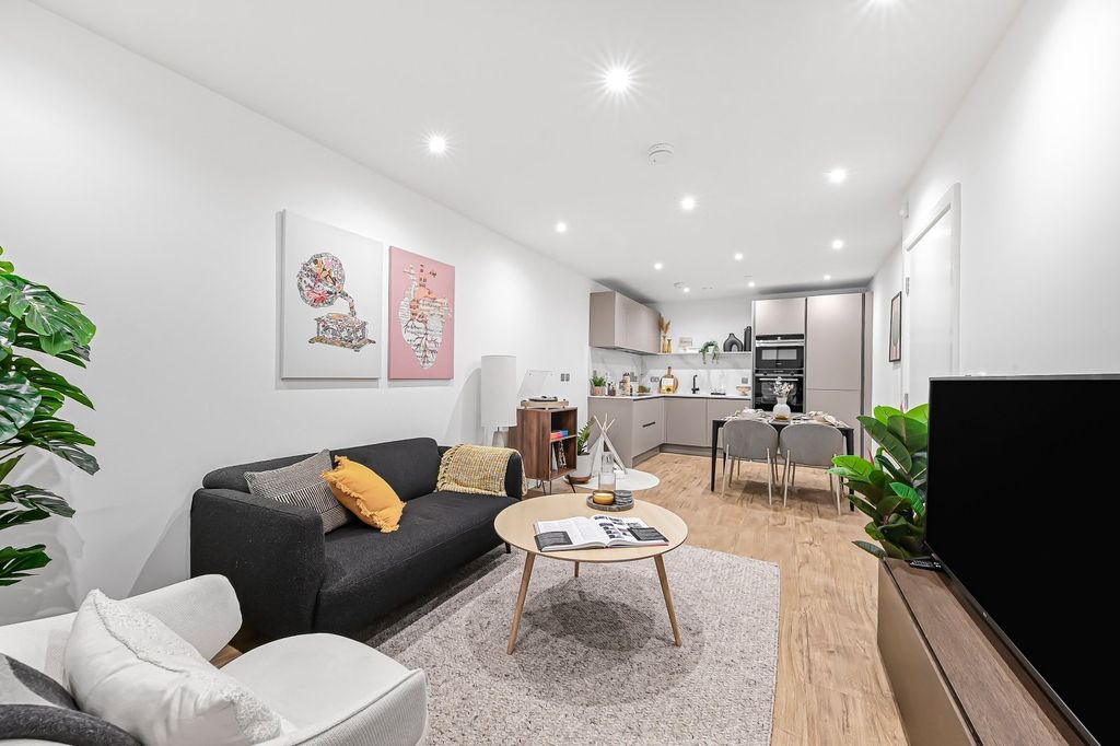 Property photo 2 of 14