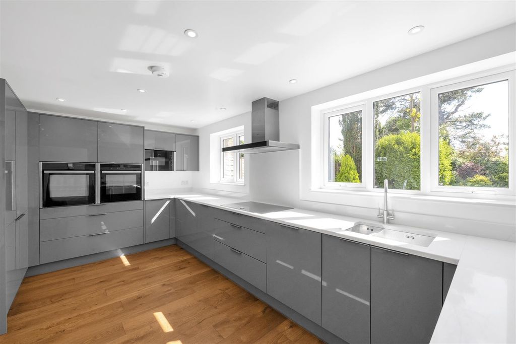 Property photo 2 of 12 15-Roundwood-Park-02.Jpg