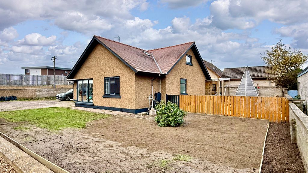 Property photo 2 of 35