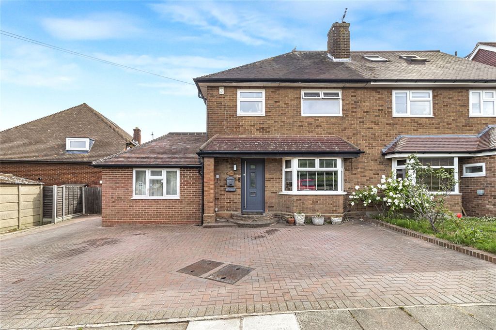 Property photo 1 of 18 External