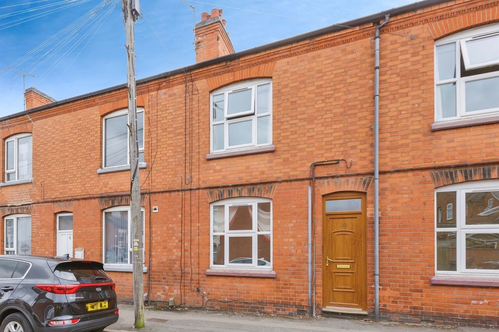 Property photo 1 of 17