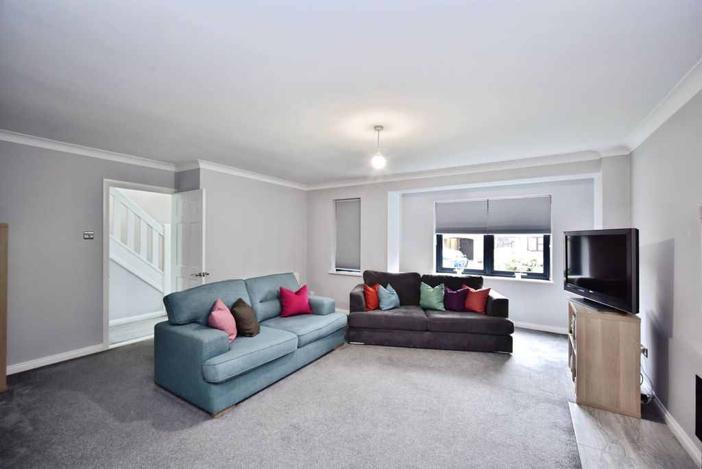 Property photo 2 of 20 Photo