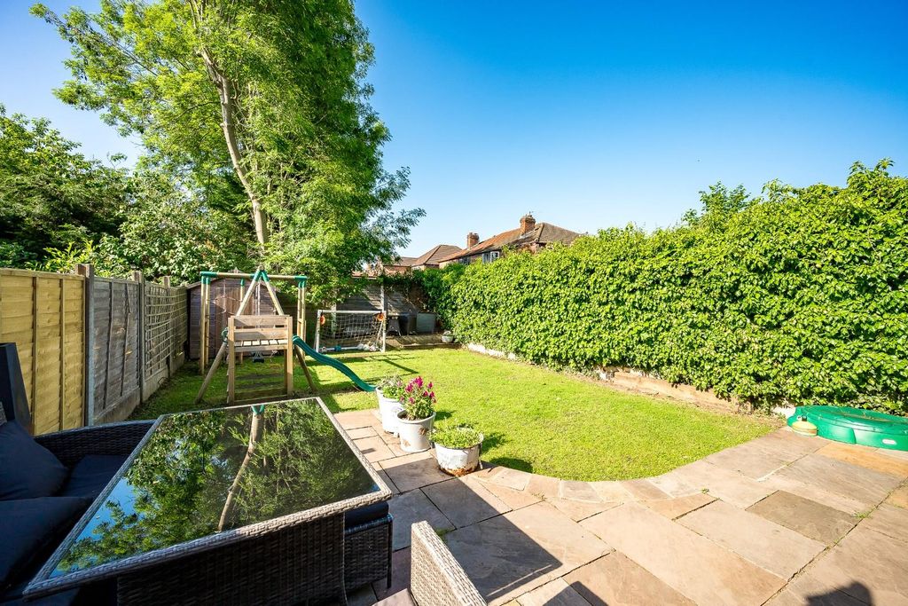 Property photo 2 of 30