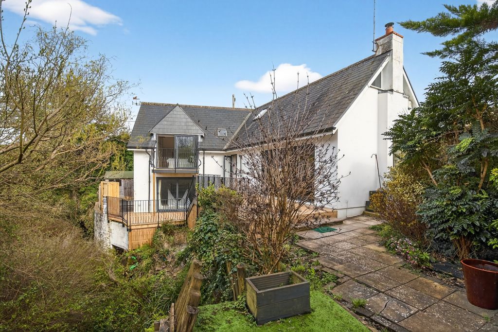 Property photo 3 of 19