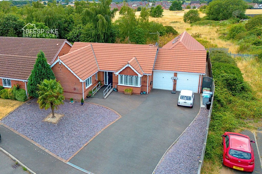 Property photo 2 of 35