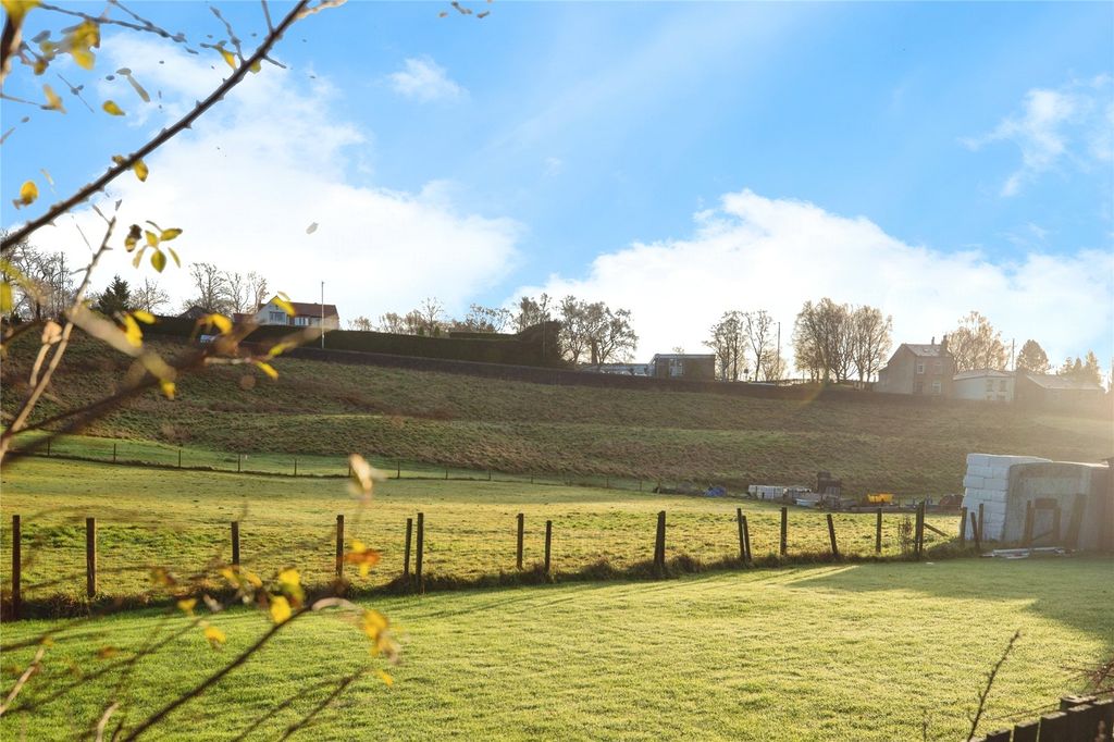 Property photo 3 of 33 Picture No. 21