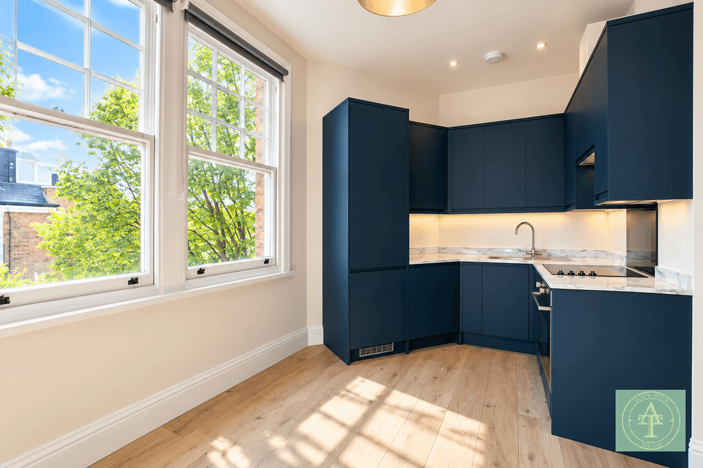 Property photo 1 of 8 Brand New Apartment Opposite Winchmore Hill Station