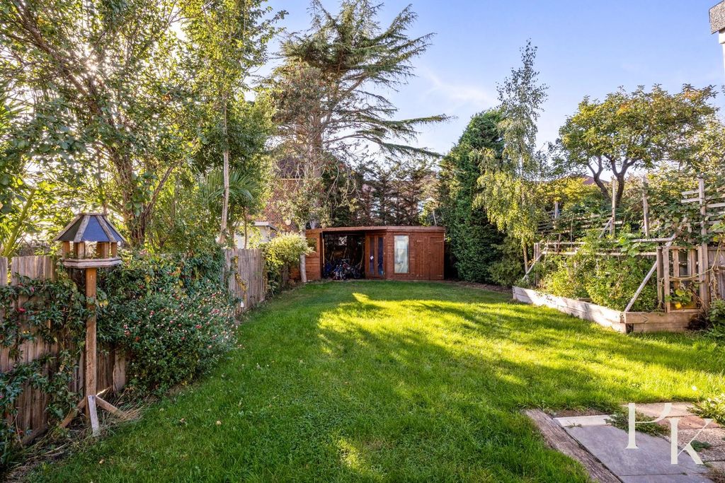 Property photo 3 of 28