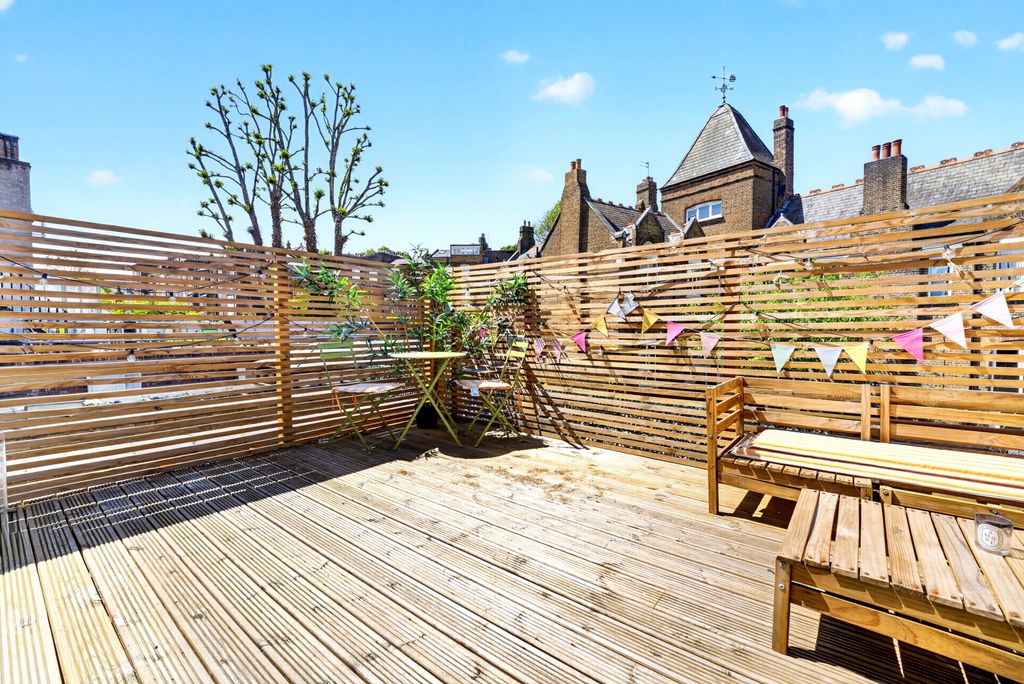Property photo 2 of 9 Picture No. 11