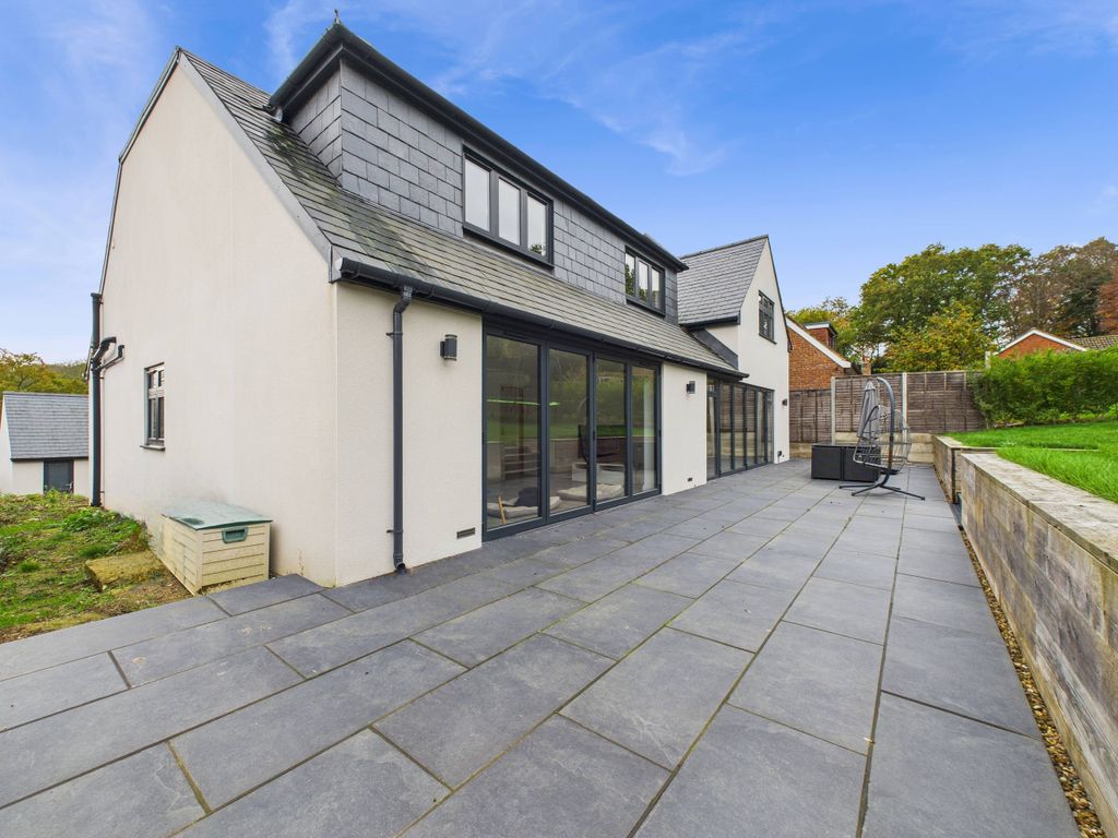 Property photo 1 of 20 Cam01984G0-Pr0530-Still020