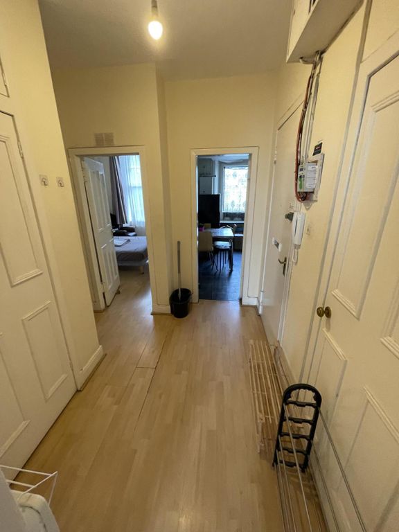 Property photo 3 of 6 Gallery