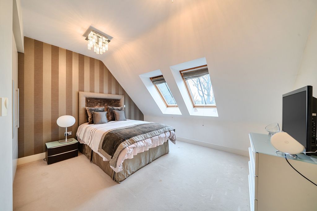 Additional image 10 of 4 bed terraced house for saleHigh Street, Pinner HA5