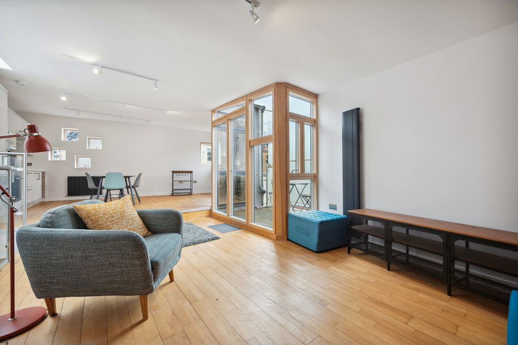 Property photo 3 of 30