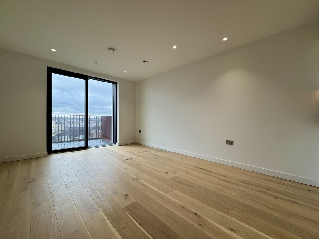 Property photo 3 of 17 Gallery