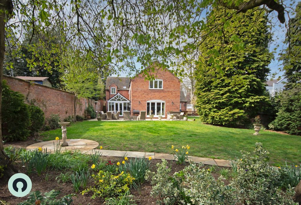 Property photo 1 of 52