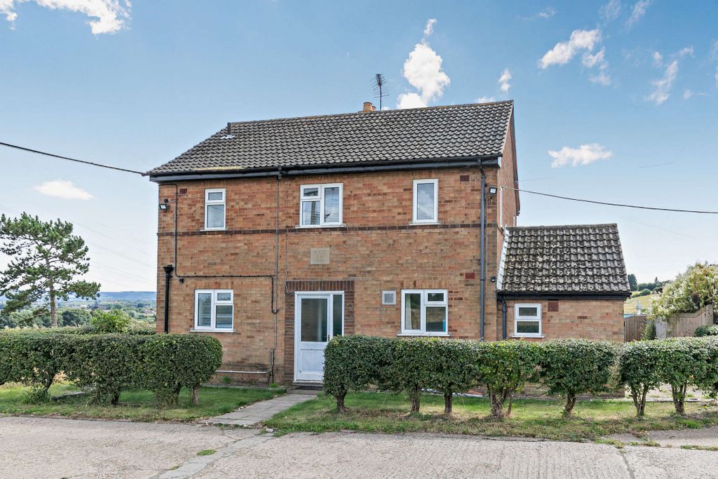 Property photo 1 of 27