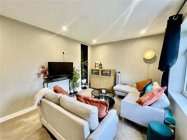 Property photo 2 of 21 Lounge