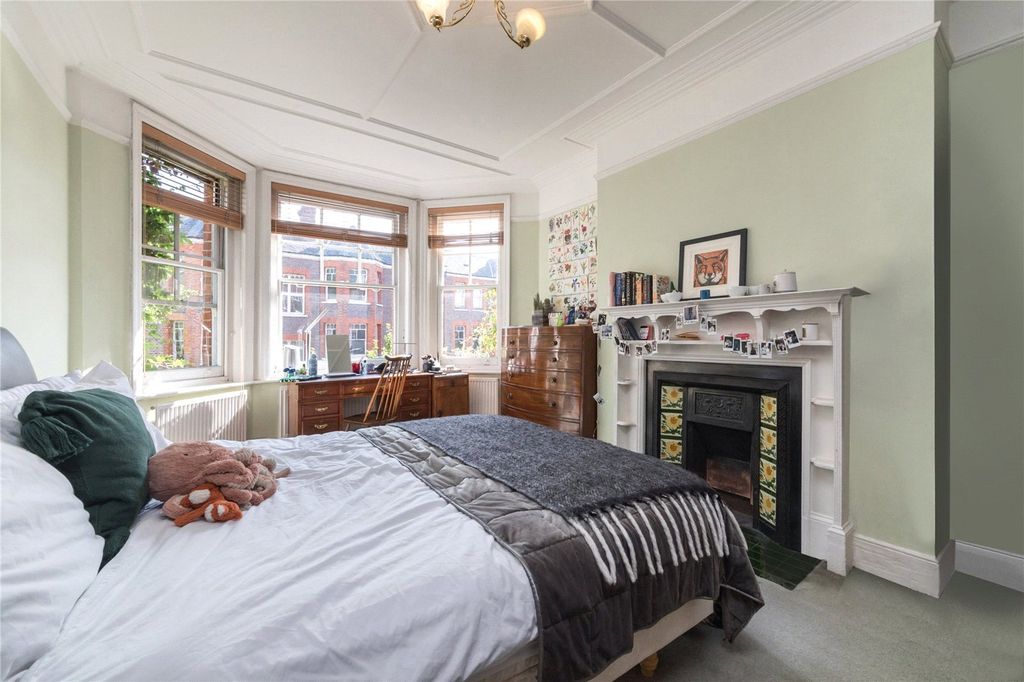 Property photo 3 of 12