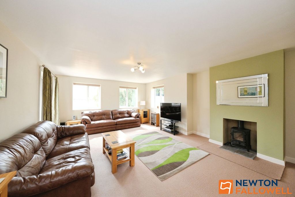 Property photo 3 of 39