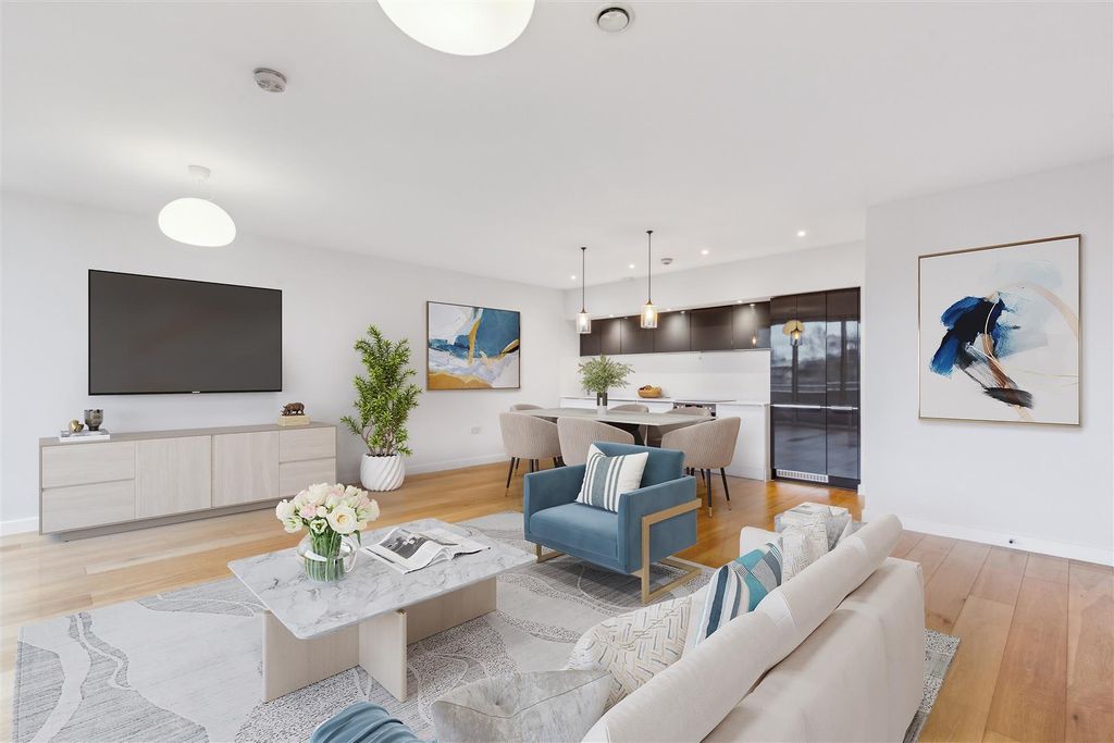 Property photo 1 of 12 Edmunds House, W4 - For Sale