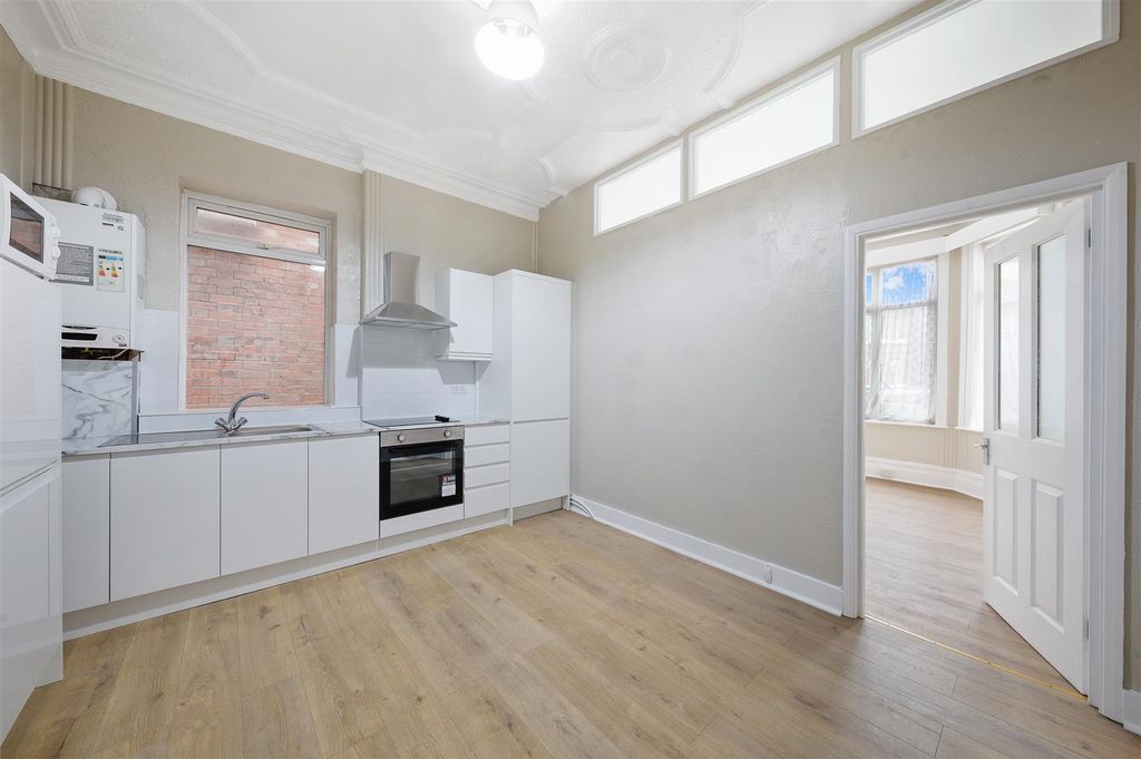 Property photo 2 of 10 Reception