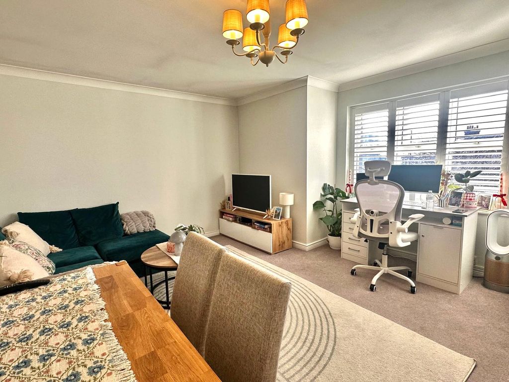 Property photo 2 of 9 Picture No. 22