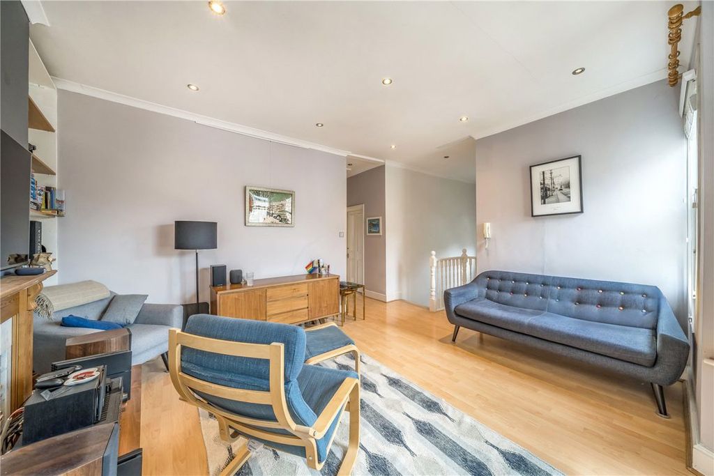 Property photo 2 of 8