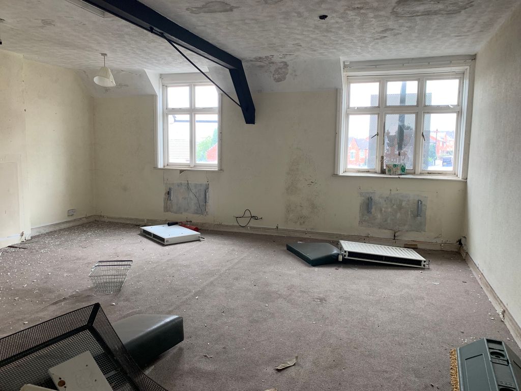 Property photo 2 of 16