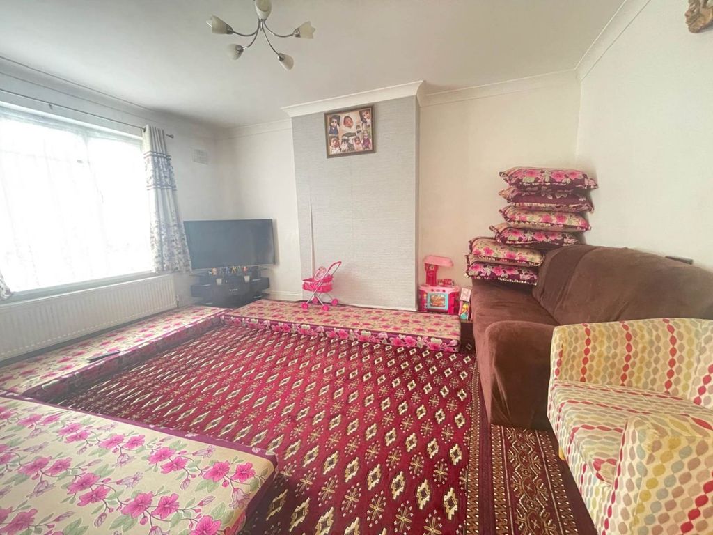 Property photo 1 of 5