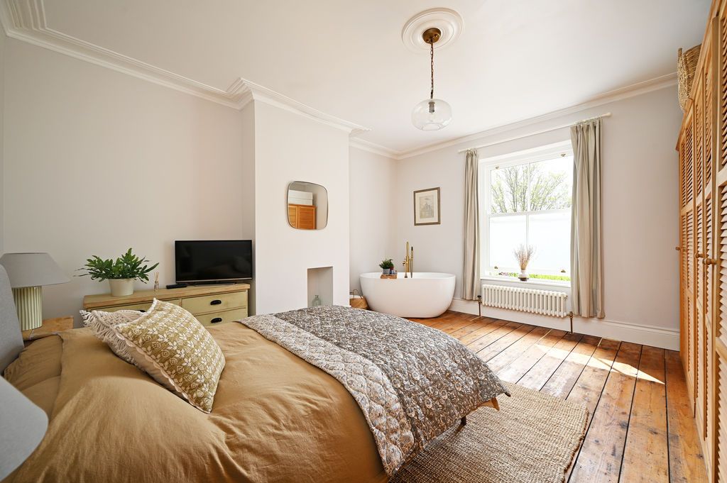 Property photo 3 of 42 Double Bedroom