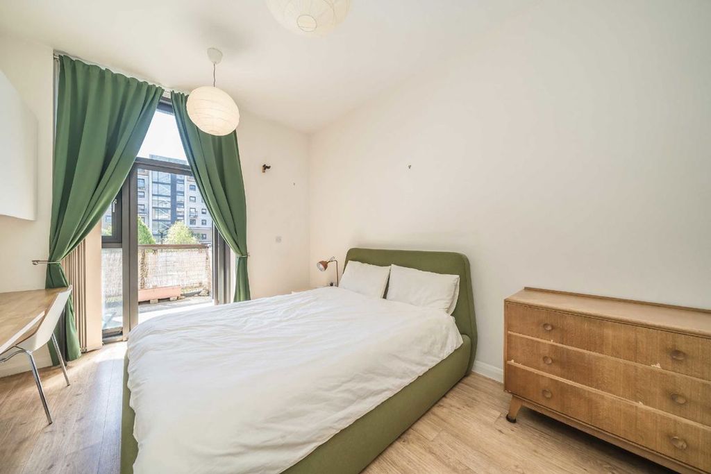 Property photo 3 of 5