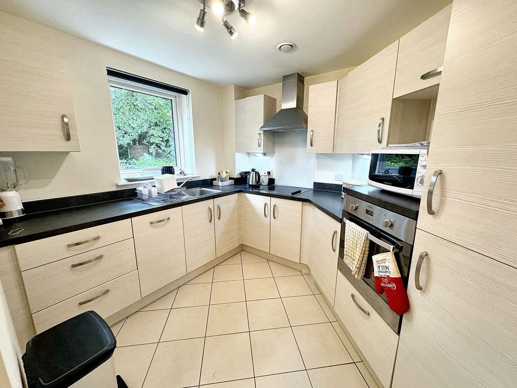 Property photo 2 of 16