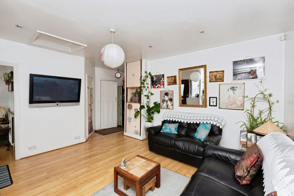 Property photo 3 of 20 3