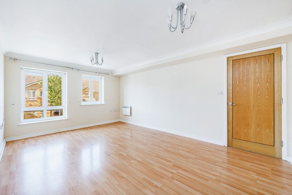 Property photo 2 of 9
