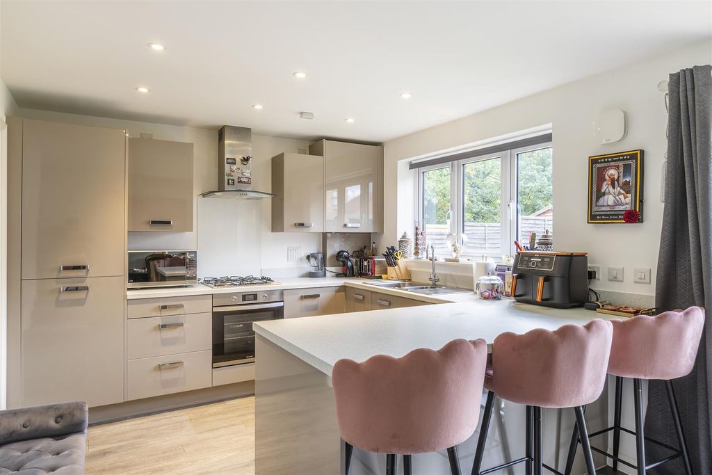 Property photo 2 of 20 Kitchen/Diner