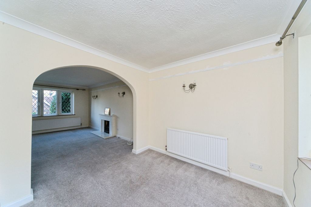 Property photo 2 of 16 Photo