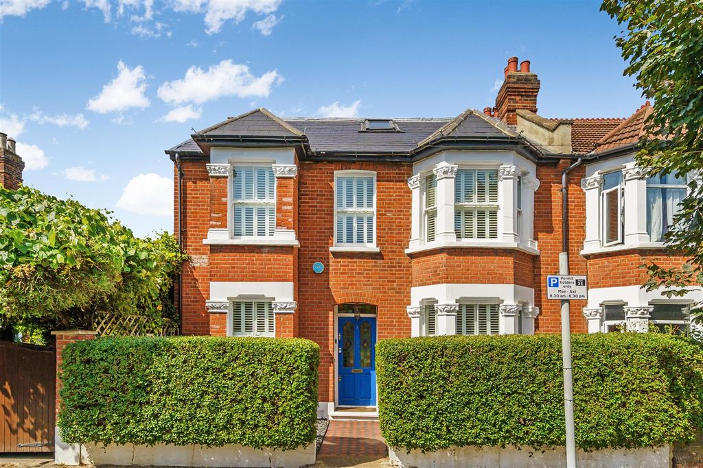 Property photo 1 of 12 Clarence Road (10).Jpg