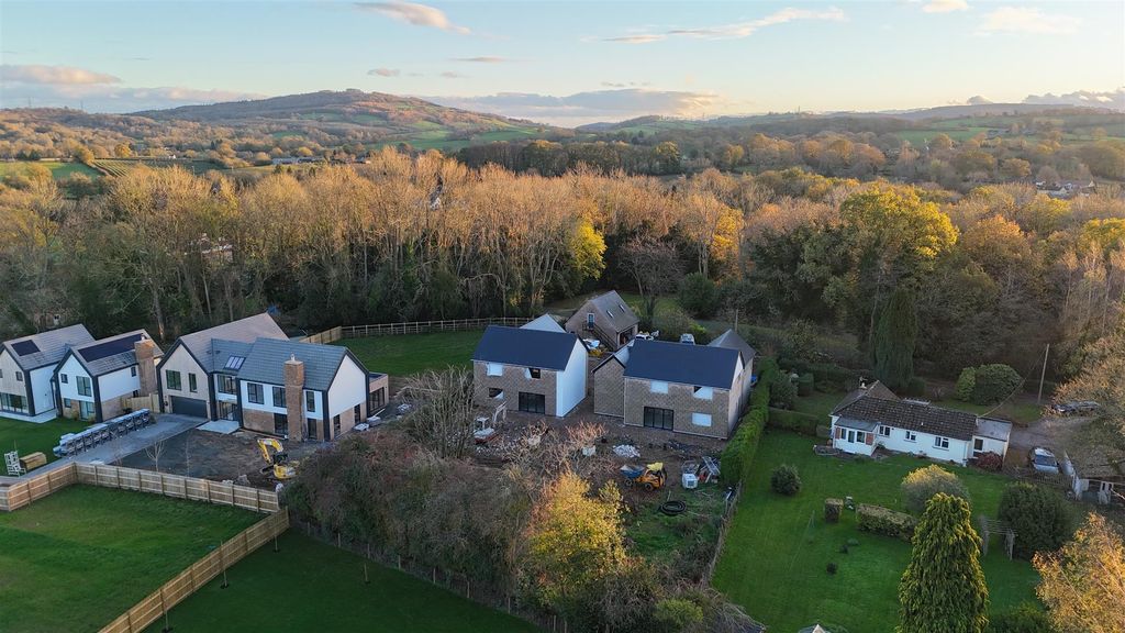 Property photo 2 of 11