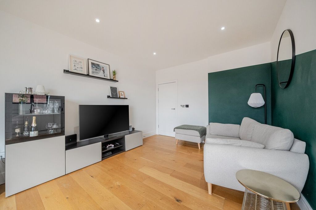 Property photo 2 of 12 Picture No. 50