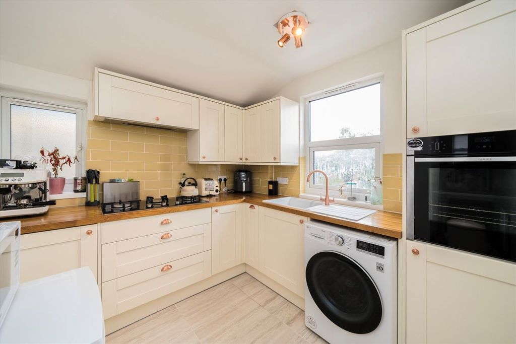 Property photo 2 of 4