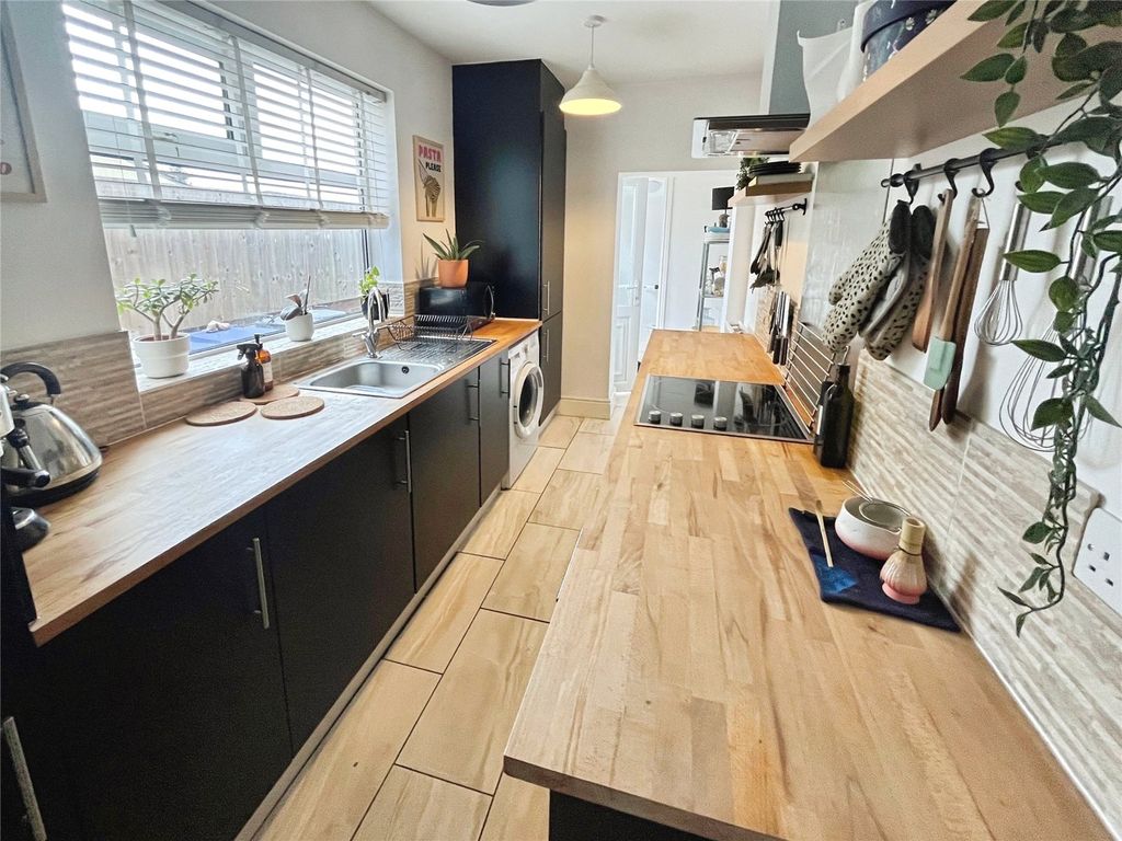 Property photo 3 of 15 Kitchen
