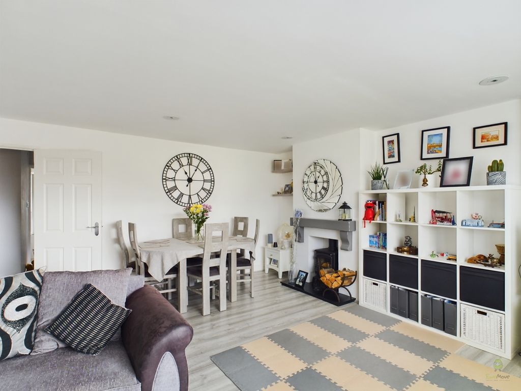 Property photo 3 of 10 Cam01834G0-Pr0159-Still003