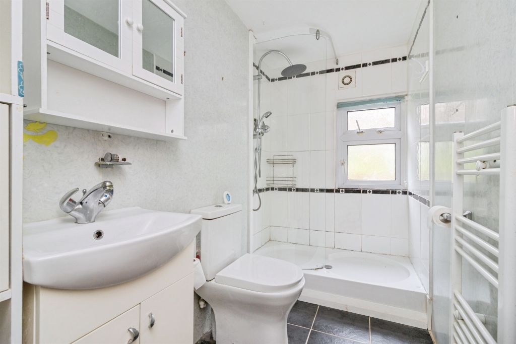 Property photo 2 of 20