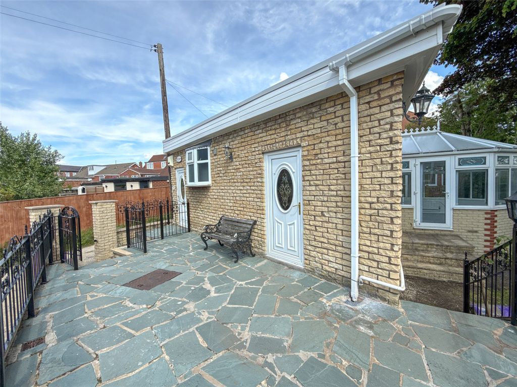 Property photo 1 of 28 Frontage