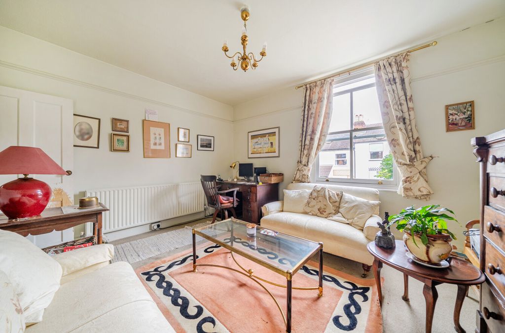 Property photo 2 of 14 Sitting Room